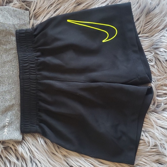 24 month nike outfit - Picture 2 of 3